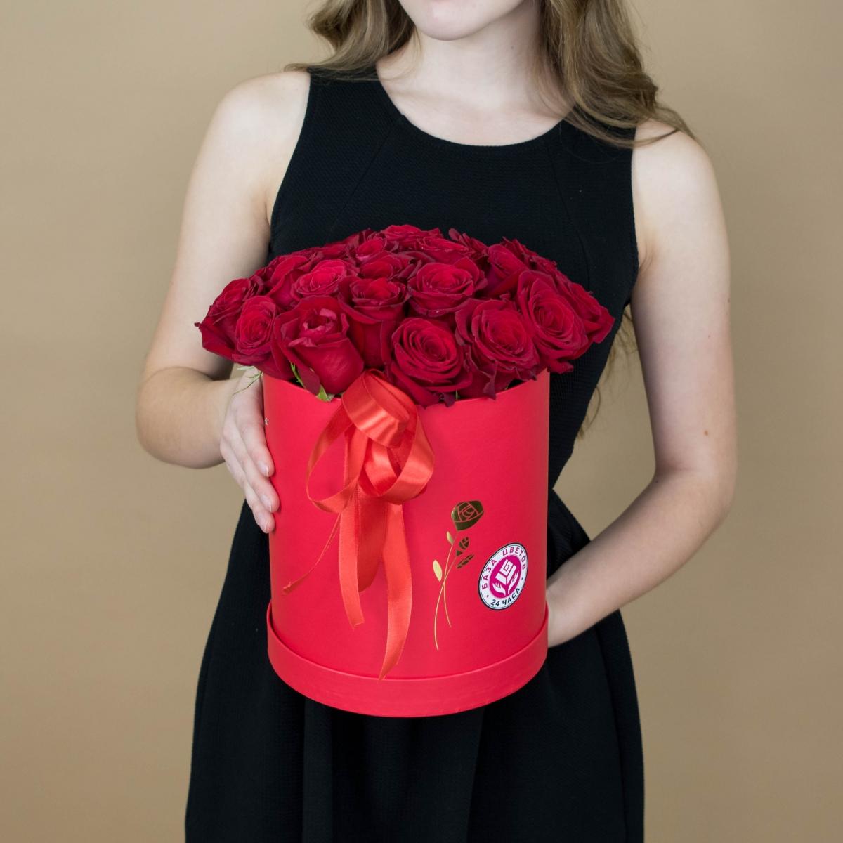 Розы красные в шляпной коробке (код товара  2184)