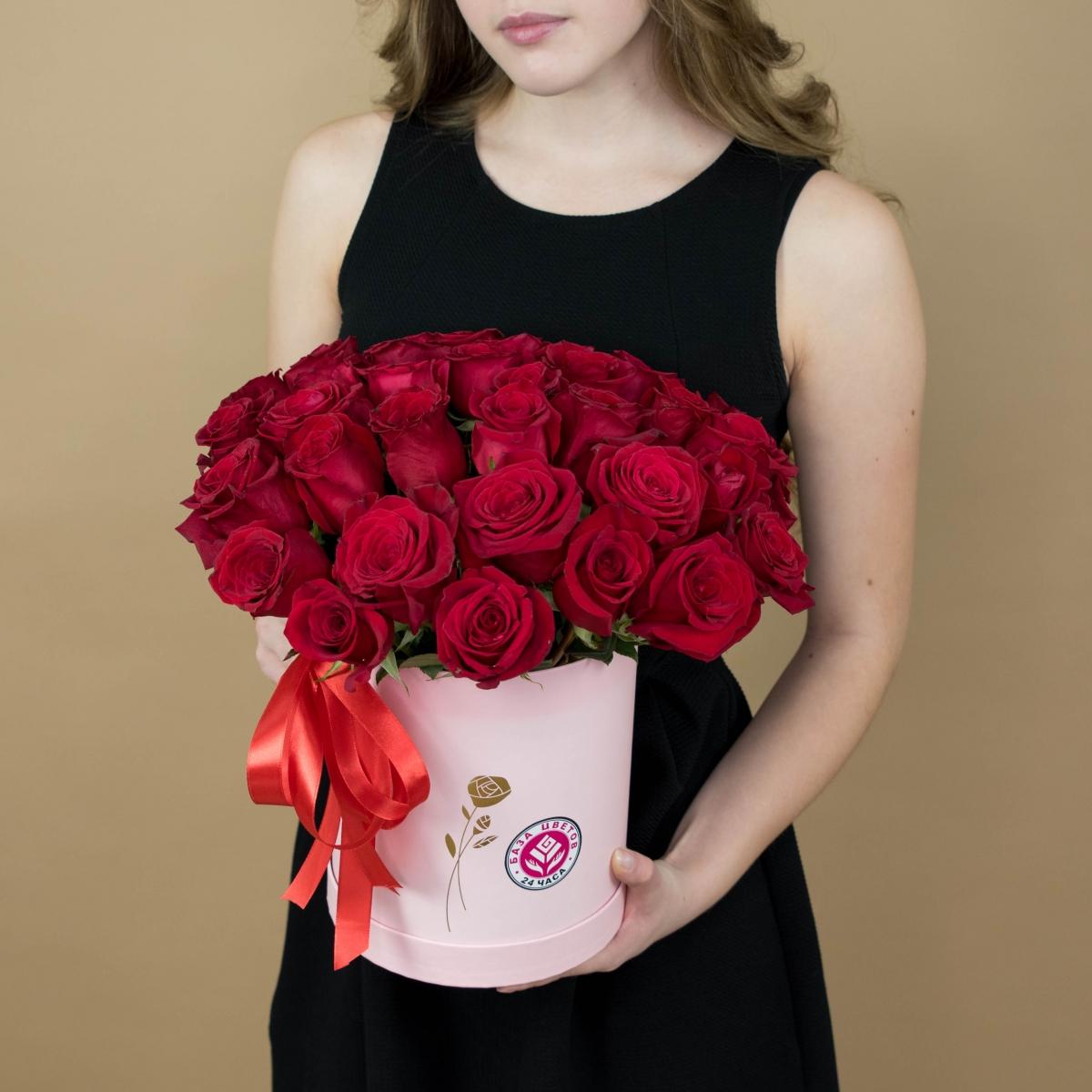 Розы красные в шляпной коробке (код товара  2184)